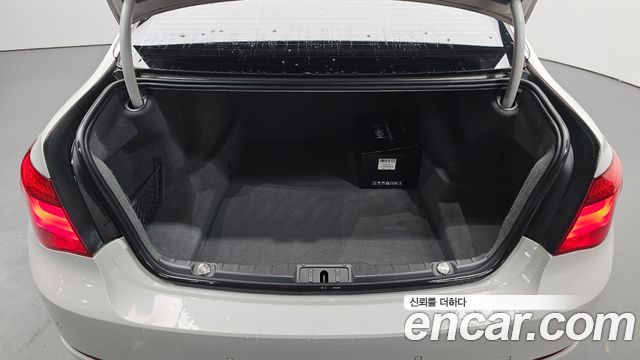 BMW 7-Series 2013 — photo 39
