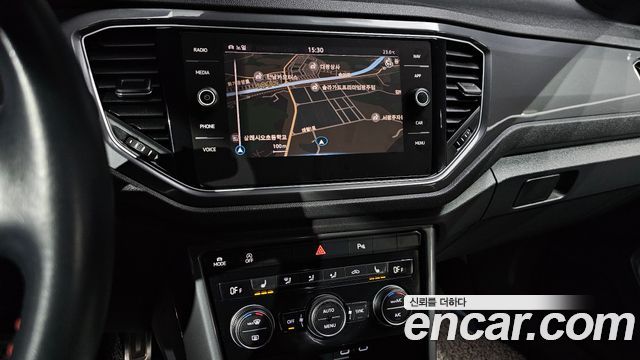 Volkswagen T-Roc 2022 — photo 14