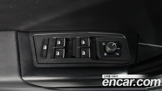Volkswagen T-Roc 2022 — photo 17