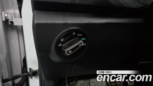 Volkswagen T-Roc 2022 — photo 18