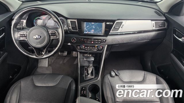 Kia Niro 2017 — photo 10