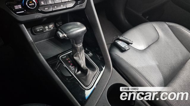 Kia Niro 2017 — photo 12