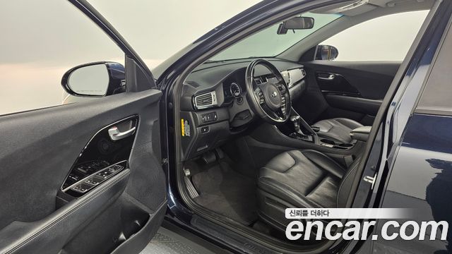 Kia Niro 2017 — photo 13