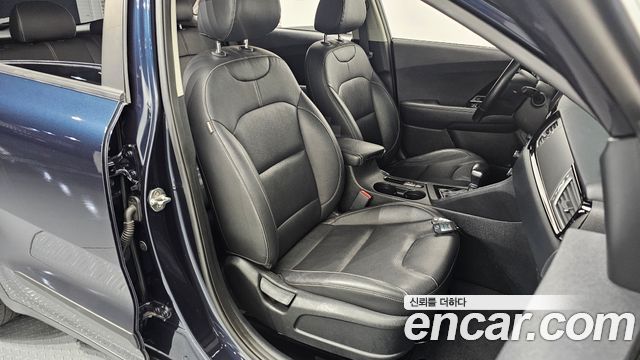 Kia Niro 2017 — photo 18