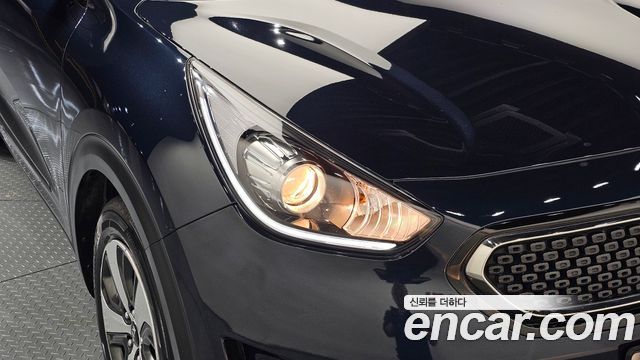 Kia Niro 2017 — photo 8