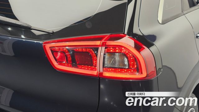 Kia Niro 2017 — photo 9