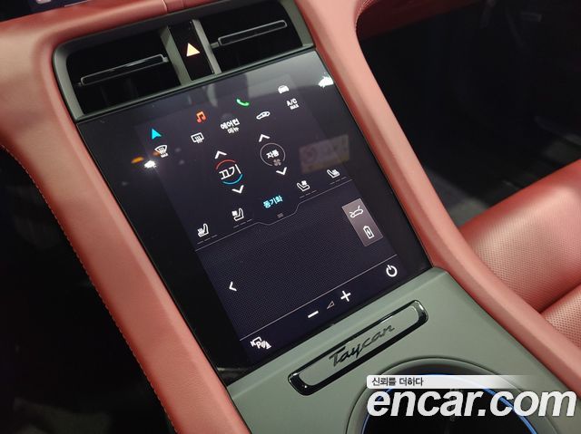 Porsche Taycan 2021 — photo 9