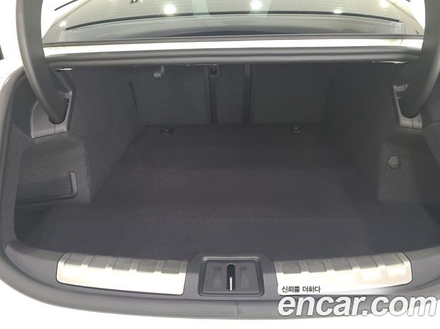 Porsche Taycan 2021 — photo 18
