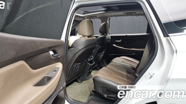 Hyundai Santafe 2019 — photo 18