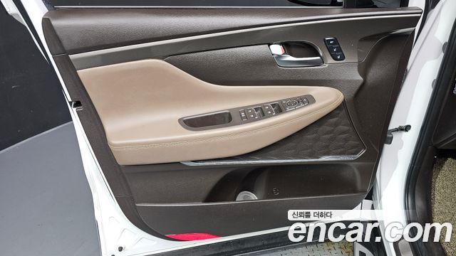 Hyundai Santafe 2019 — photo 14