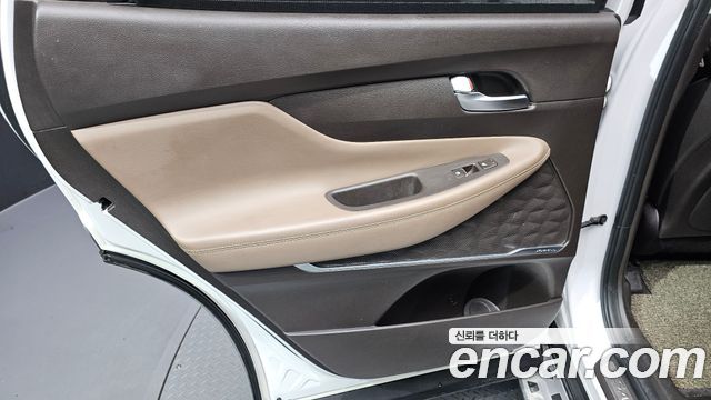 Hyundai Santafe 2019 — photo 15