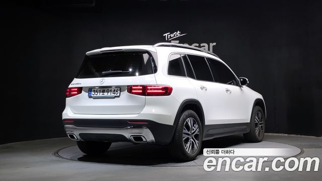 Mercedes-Benz GLB-Class 2024 — photo 2