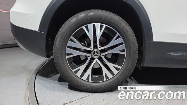 Mercedes-Benz GLB-Class 2024 — photo 5