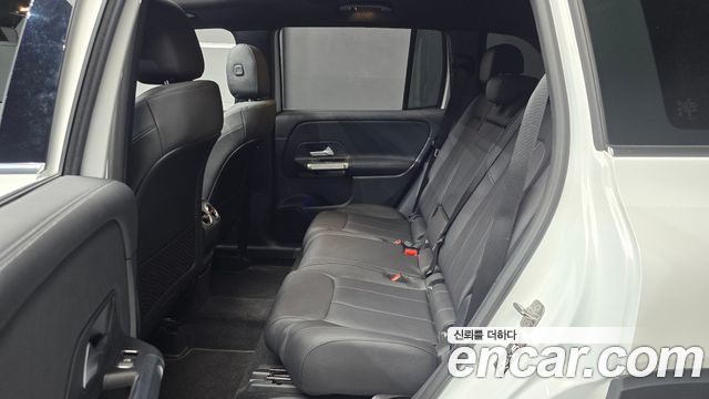 Mercedes-Benz GLB-Class 2024 — photo 18