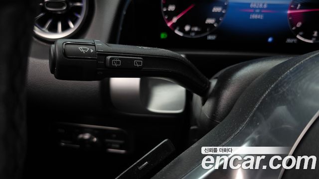Mercedes-Benz GLB-Class 2024 — photo 24