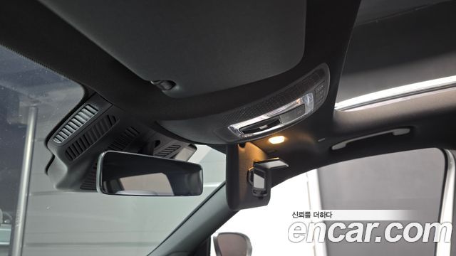 Mercedes-Benz GLB-Class 2024 — photo 28