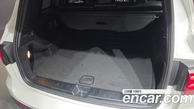 Mercedes-Benz GLB-Class 2024 — photo 30