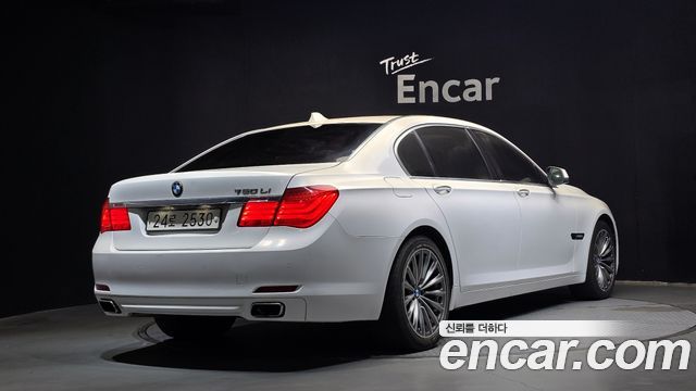 BMW 7-Series 2010 — photo 2