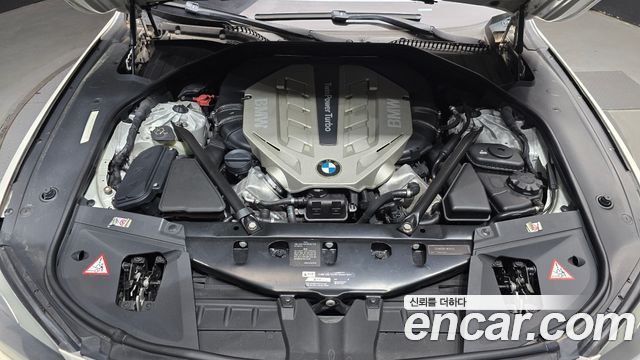 BMW 7-Series 2010 — photo 6