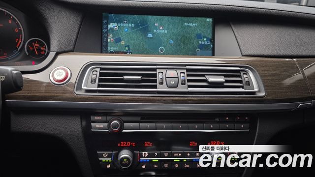 BMW 7-Series 2010 — photo 14