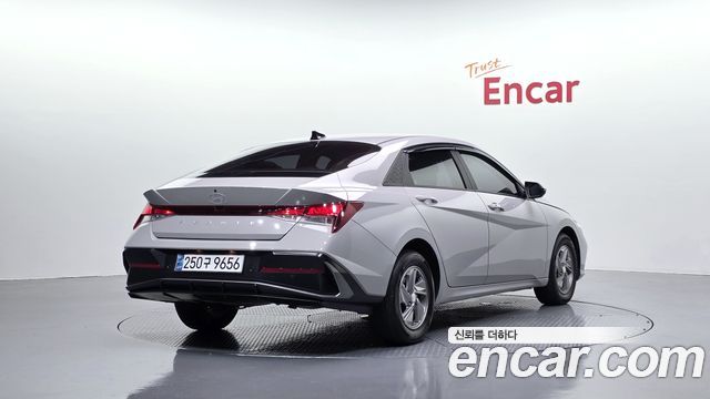 Hyundai AVANTE 2025 — photo 2