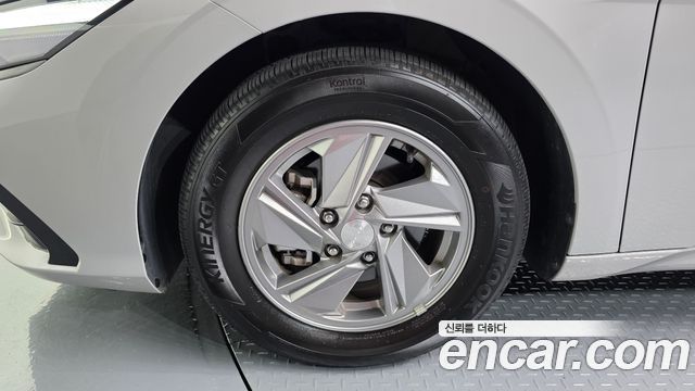 Hyundai AVANTE 2025 — photo 5