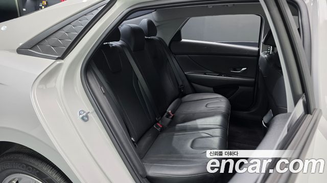 Hyundai AVANTE 2025 — photo 17