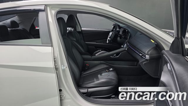 Hyundai AVANTE 2025 — photo 16