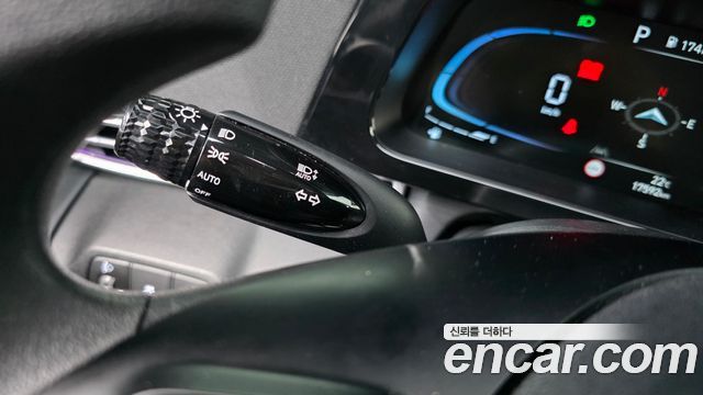 Hyundai AVANTE 2025 — photo 28