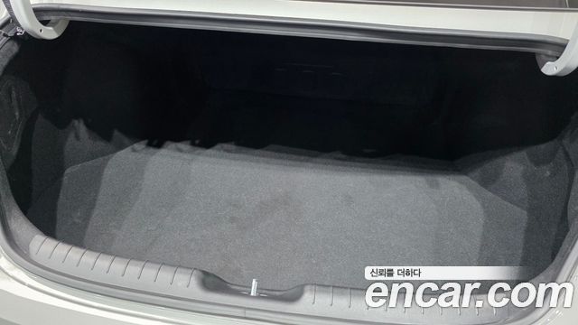 Hyundai AVANTE 2025 — photo 32