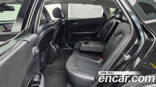 Kia K5 2016 — photo 11