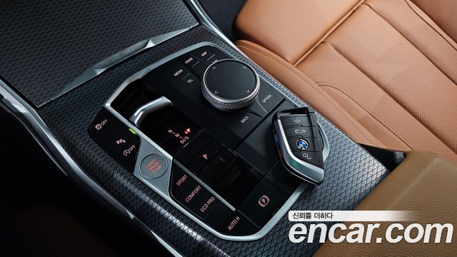 BMW 3-Series 2025 — photo 9