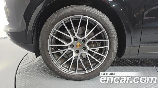 Porsche Cayenne 2023 — photo 5