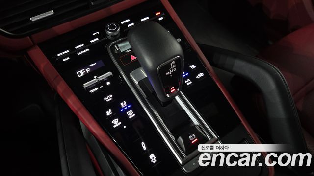 Porsche Cayenne 2023 — photo 12