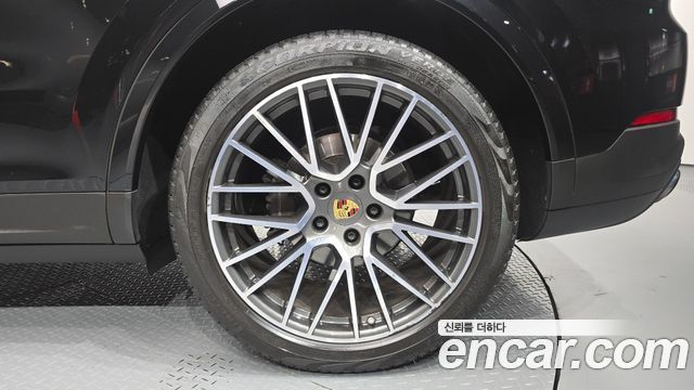 Porsche Cayenne 2023 — photo 7
