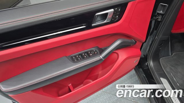 Porsche Cayenne 2023 — photo 14