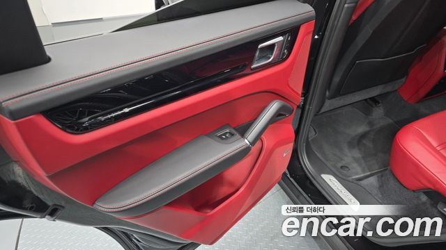 Porsche Cayenne 2023 — photo 15