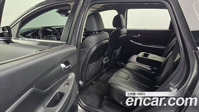 Hyundai Santafe 2023 — photo 11