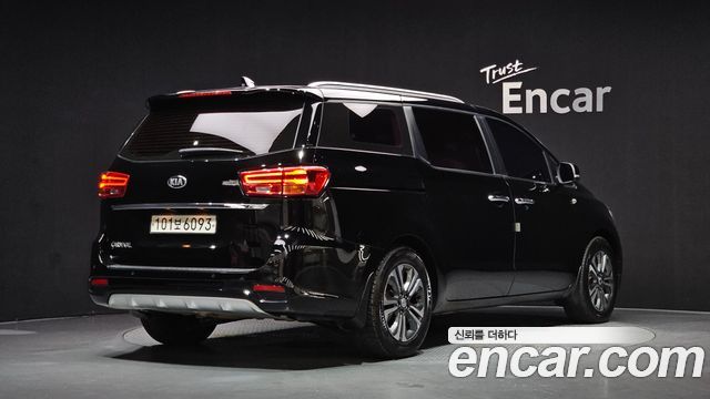 Kia Canival 2019 — photo 2