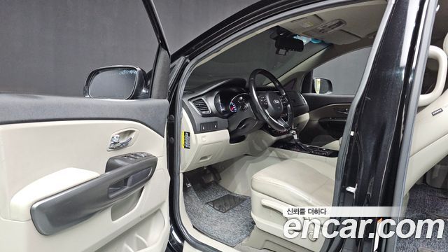 Kia Canival 2019 — photo 10