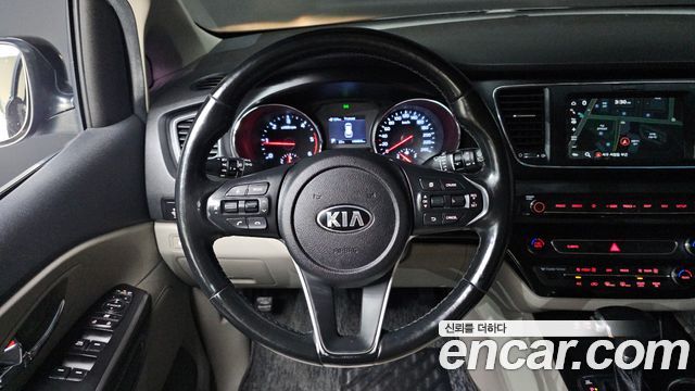 Kia Canival 2019 — photo 12