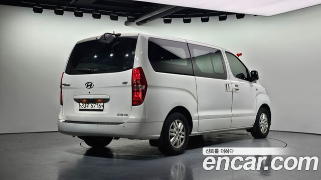 Hyundai Starex 2019 — photo 2