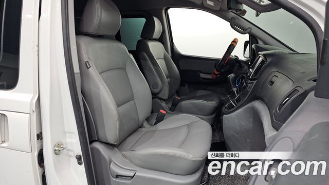 Hyundai Starex 2019 — photo 17