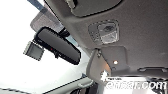 Hyundai Starex 2019 — photo 25