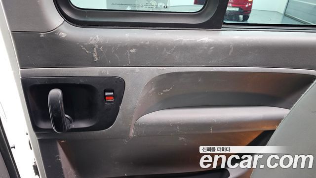 Hyundai Starex 2019 — photo 15