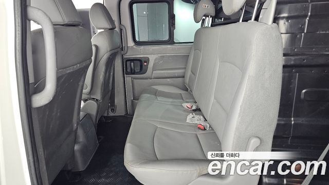 Hyundai Starex 2019 — photo 16