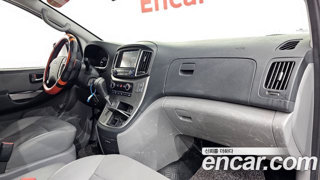 Hyundai Starex 2019 — photo 27
