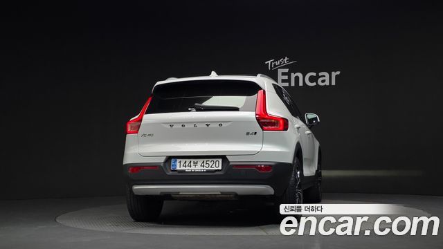 Volvo XC40 2021 — photo 4