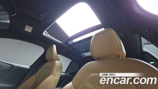 Volvo XC40 2021 — photo 13