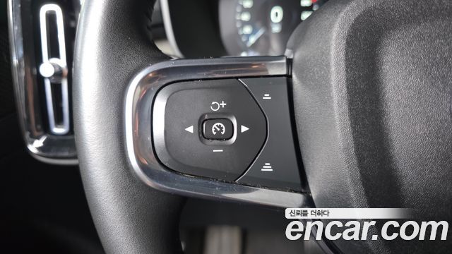 Volvo XC40 2021 — photo 21